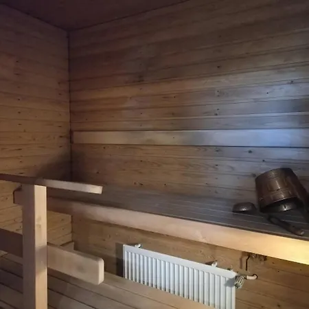Διαμέρισμα And Spacious For 8 With Sauna *